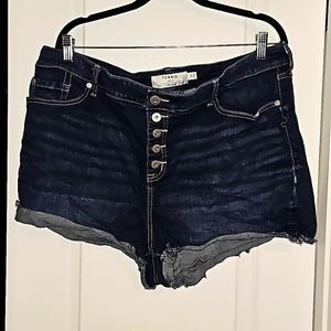 Torrid Super Comfortable Raw Hem Denim Cutoffs Plus Size 22 Feel the Fit